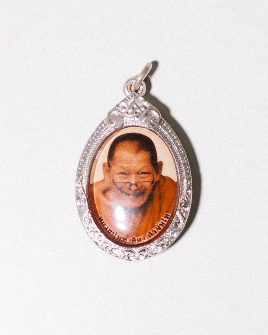 タイ護符 amulet ロケットペンダント ルアンプー マハ シラ プラクルアン