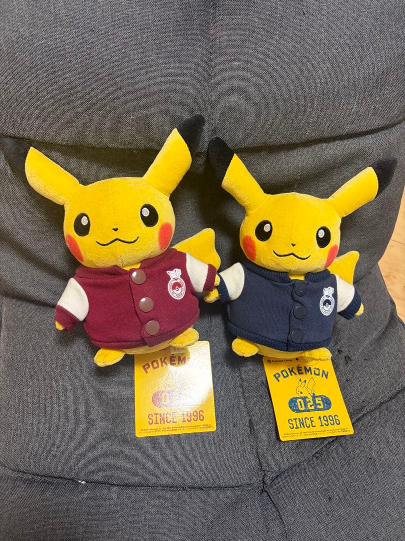 ポケモン ぬいぐるみ スカジャン ピカチュウ カレッジロゴ - メルカリ
