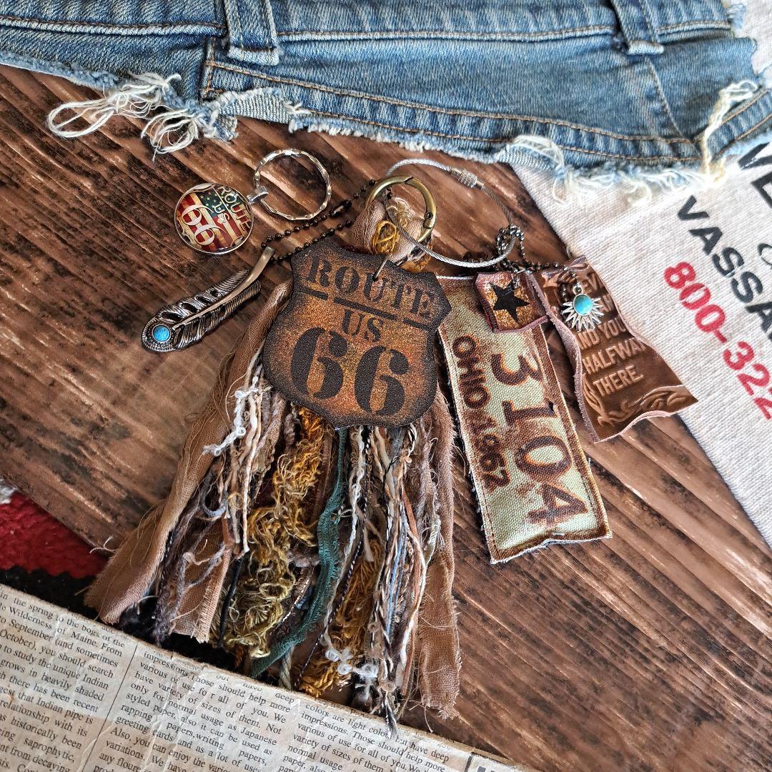 ☆American ☆Vintage ☆タッセルチャーム☆