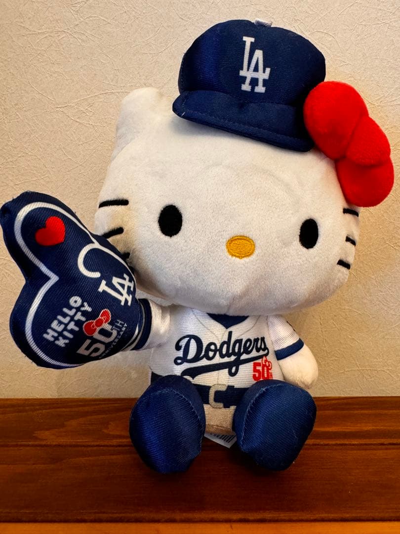 球場限定配布】ハローキティ×ドジャース プレミアコラボフィギュア