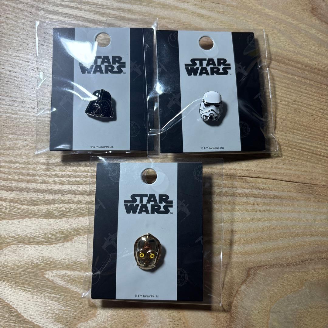 STAR WARSスターウォーズ1月限定特価ぷっくりピンバッジ3種セット