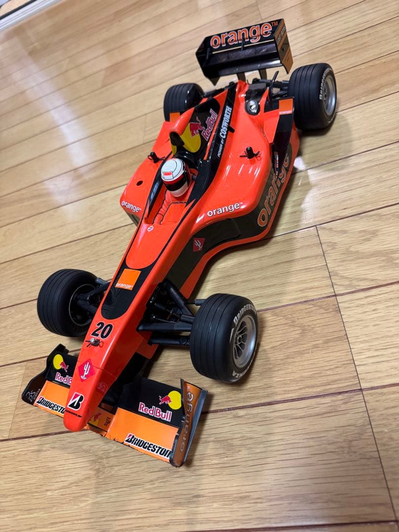 タミヤ F1シャーシ F201 希少ミシュランタイヤ付き hqdefault.jpg