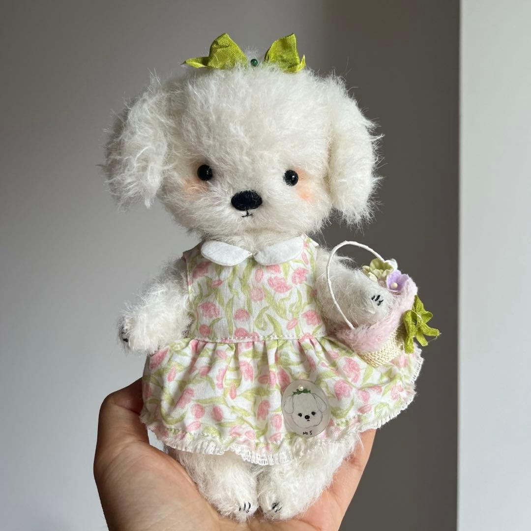 愛おしい白犬ちゃん アーティストベア 海外作家様 ハンドメイド ぬいぐるみ くまアヒルくまちゃん アーティストベア 海外作家様 ハンドメイド