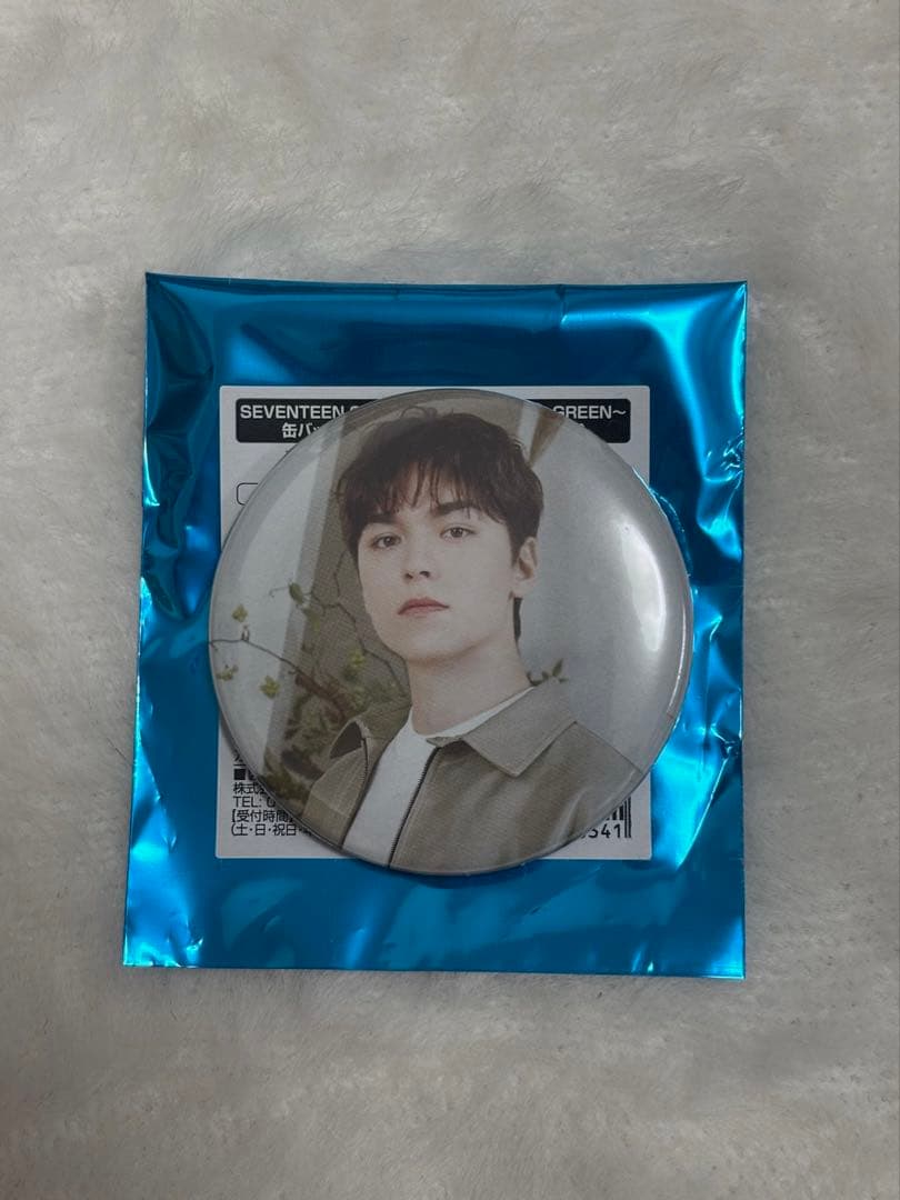SEVENTEEN CAFE 缶バッジ バーノン - メルカリ