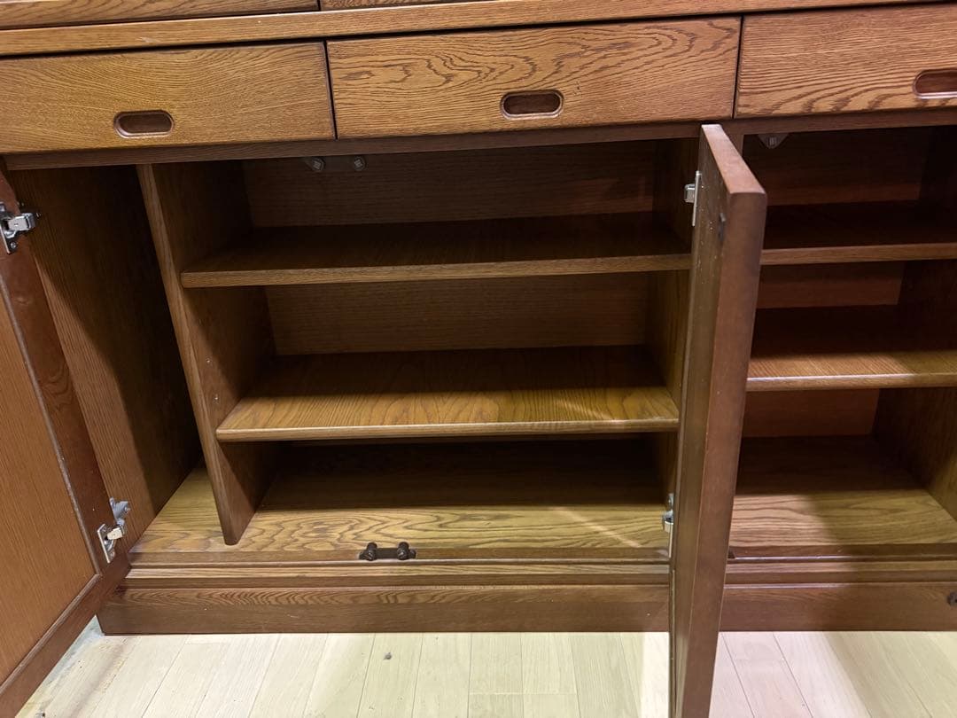 府中家具 食器棚 食器収納 引き戸 ガラス扉 楢材 無垢 木製 キッチン