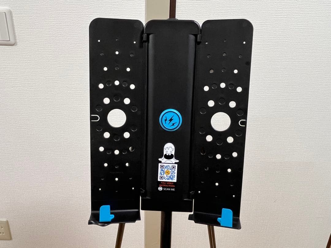 Wee Stand 超軽量＆コンパクトに折りたためるミニマルでポータブルな