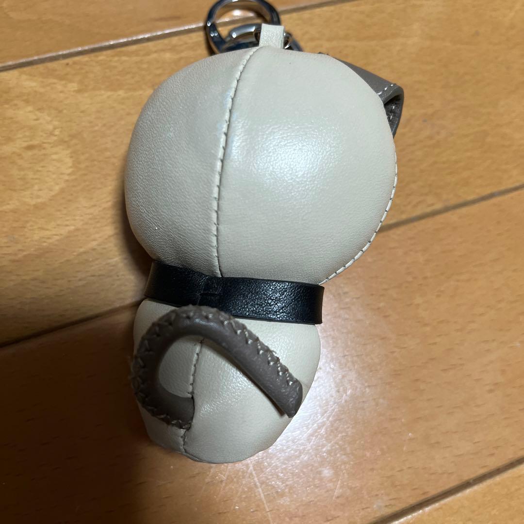 SWAROVSKI スワロフスキー キーホルダー バッグチャーム パグ犬 - メルカリ