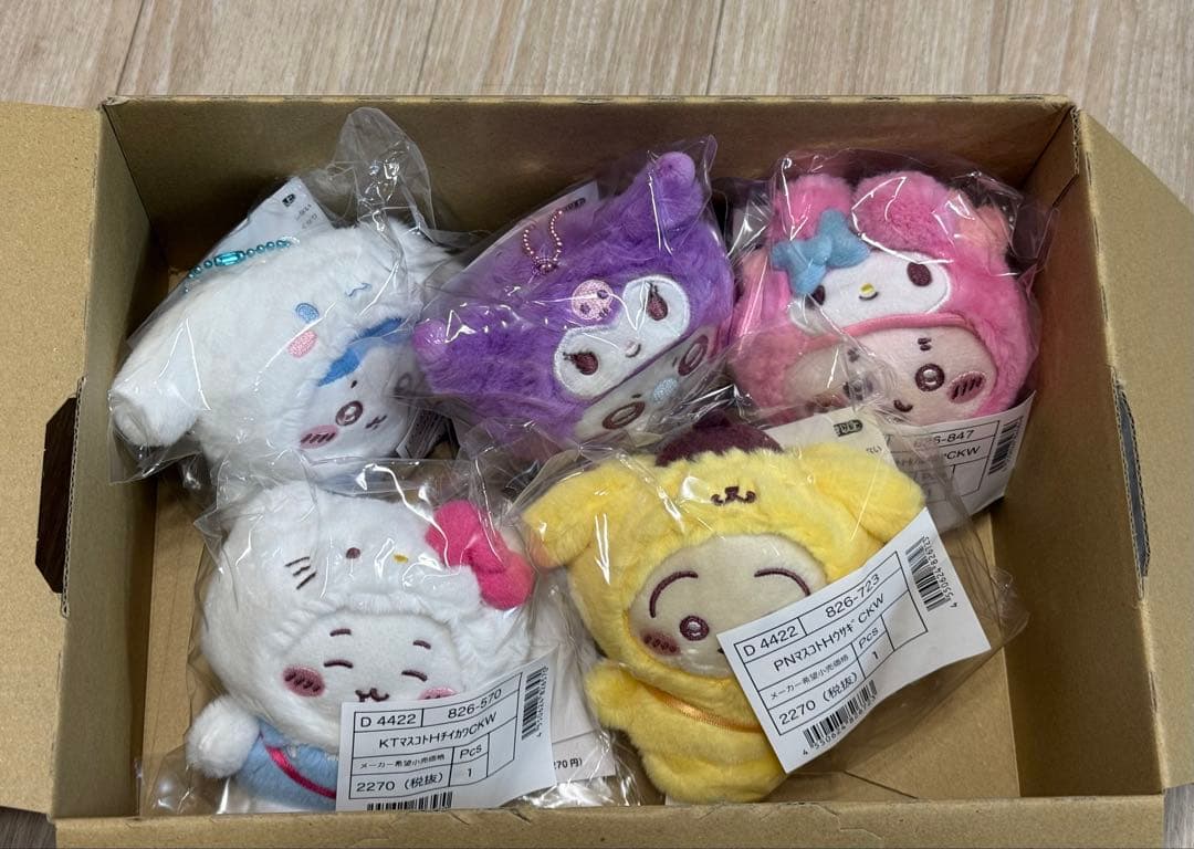 ちいかわ　サンリオキャラクターズ　マスコット　ハチワレ　うさぎ　5点セット ちいかわ×サンリオキャラクターズ なりきりフィギュア｜株式会社キタン