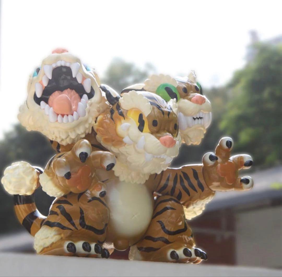 GRAPE BRAIN × STRANGECAT TOYS 三面猛虎 コショウ - メルカリ