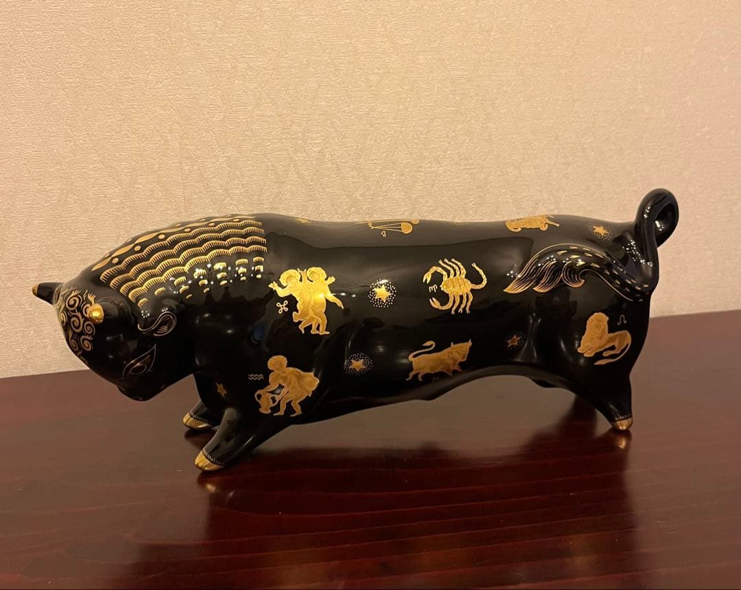 【希少箱付き美品】ウェッジウッド　星座牛 アーノルドマチン　2000年限定　置物 希少箱付き美品】ウェッジウッド 星座牛 アーノルドマチン 2000年限定