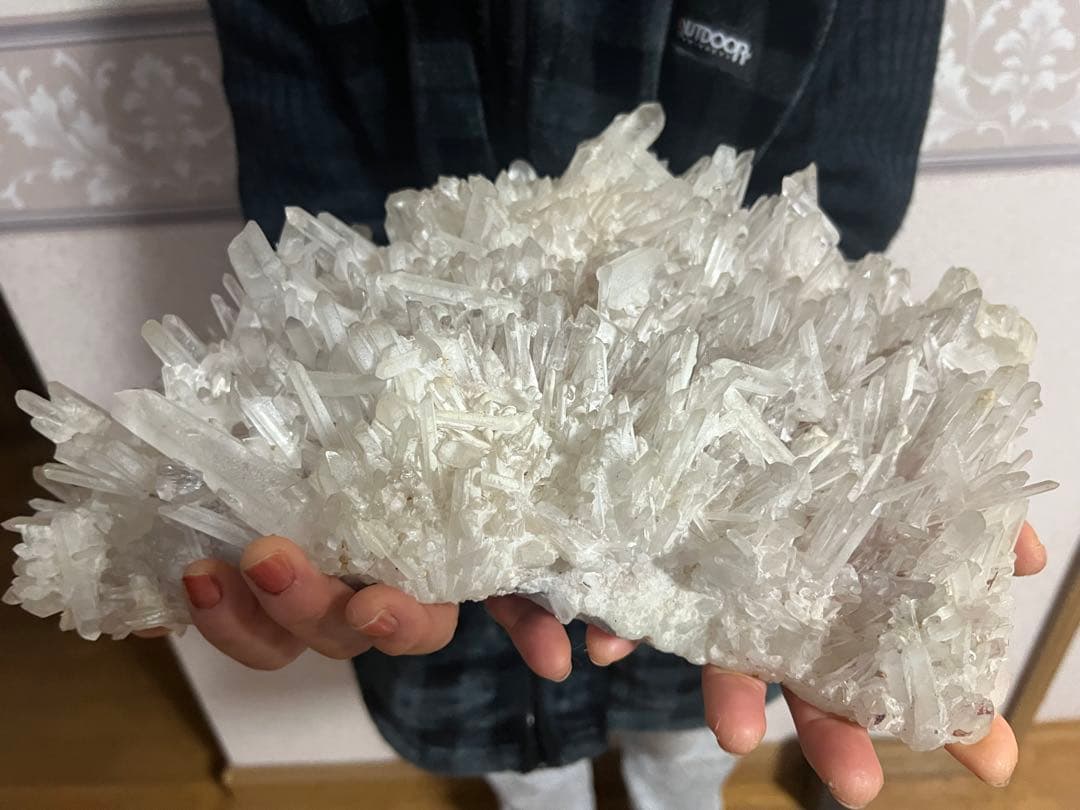 四川省産ニードル.クォーツフラワークラスター約5.2kg - メルカリ