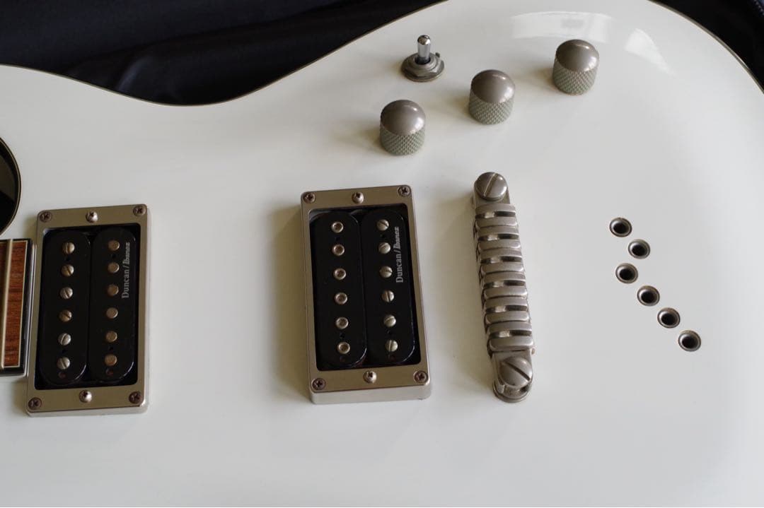 希少白！Ibanez SZ320EX 美品 DuncanPU＋新品ギグバッグ付！ - メルカリ