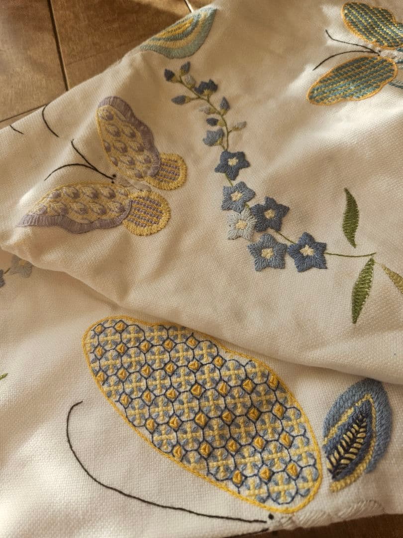 希少 フランスアンティーク風 テーブルクロス マルチカバー 蝶々 刺繍