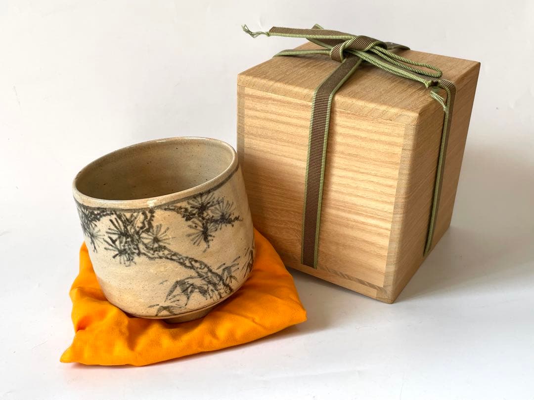 骨董 アンティーク 松竹梅 筒茶碗 鉄絵 京焼 志賀焼 仁清 箱付き