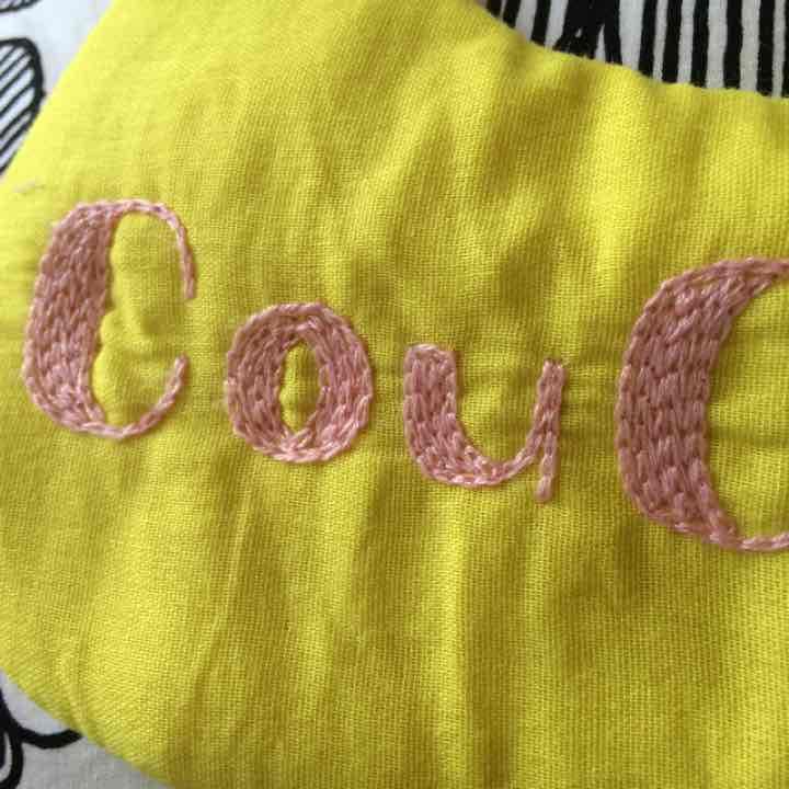 再販可能❀.(*´◡`*)❀.ふかふか刺繍スタイ＊coucou！＊ 節約