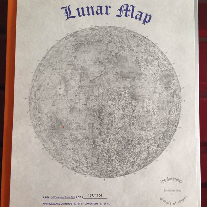 ドナルド・トランプ名義の月の土地権利書 - メルカリ