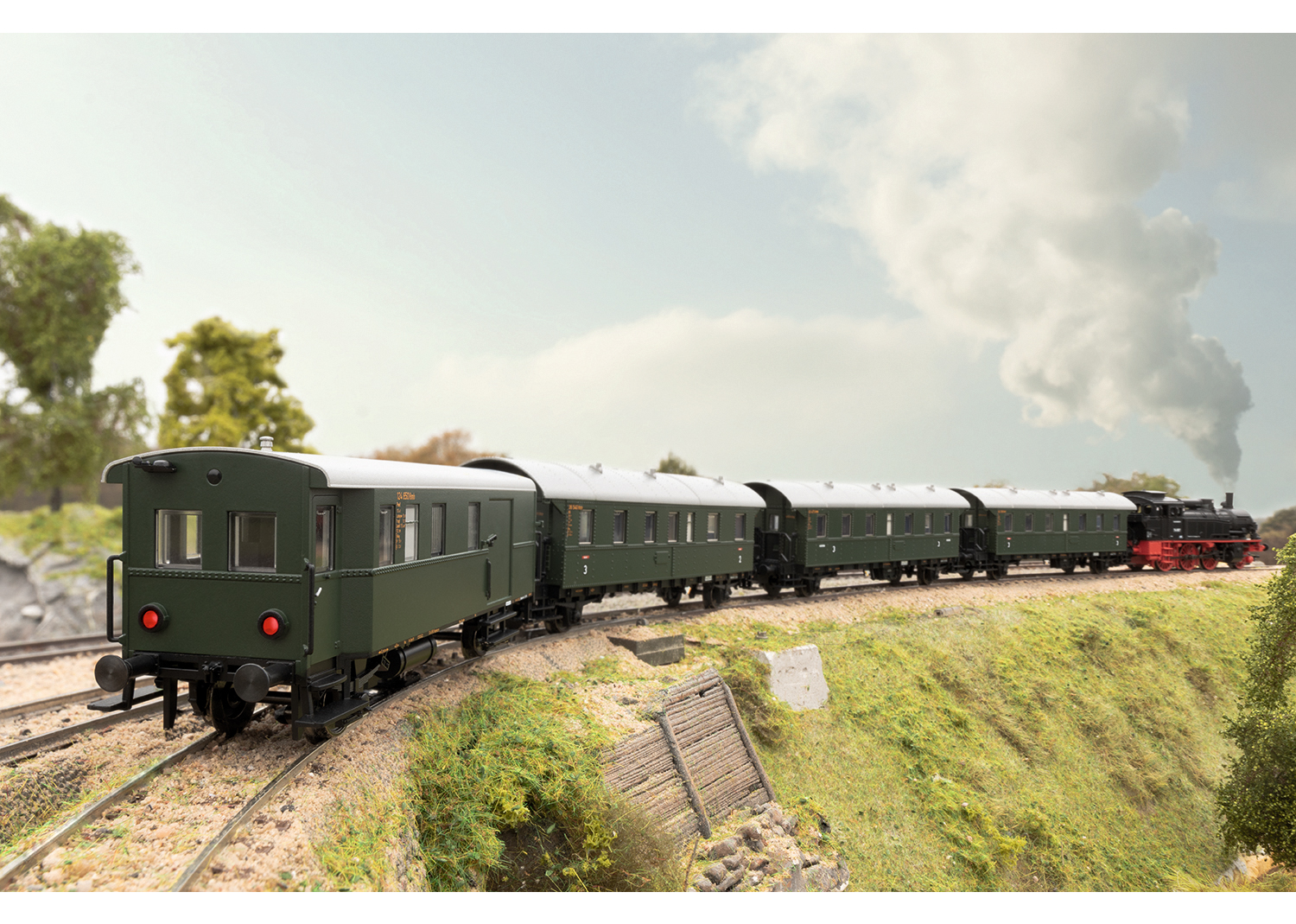 Passenger Car Set with a Cab Control Car | Maerklin US