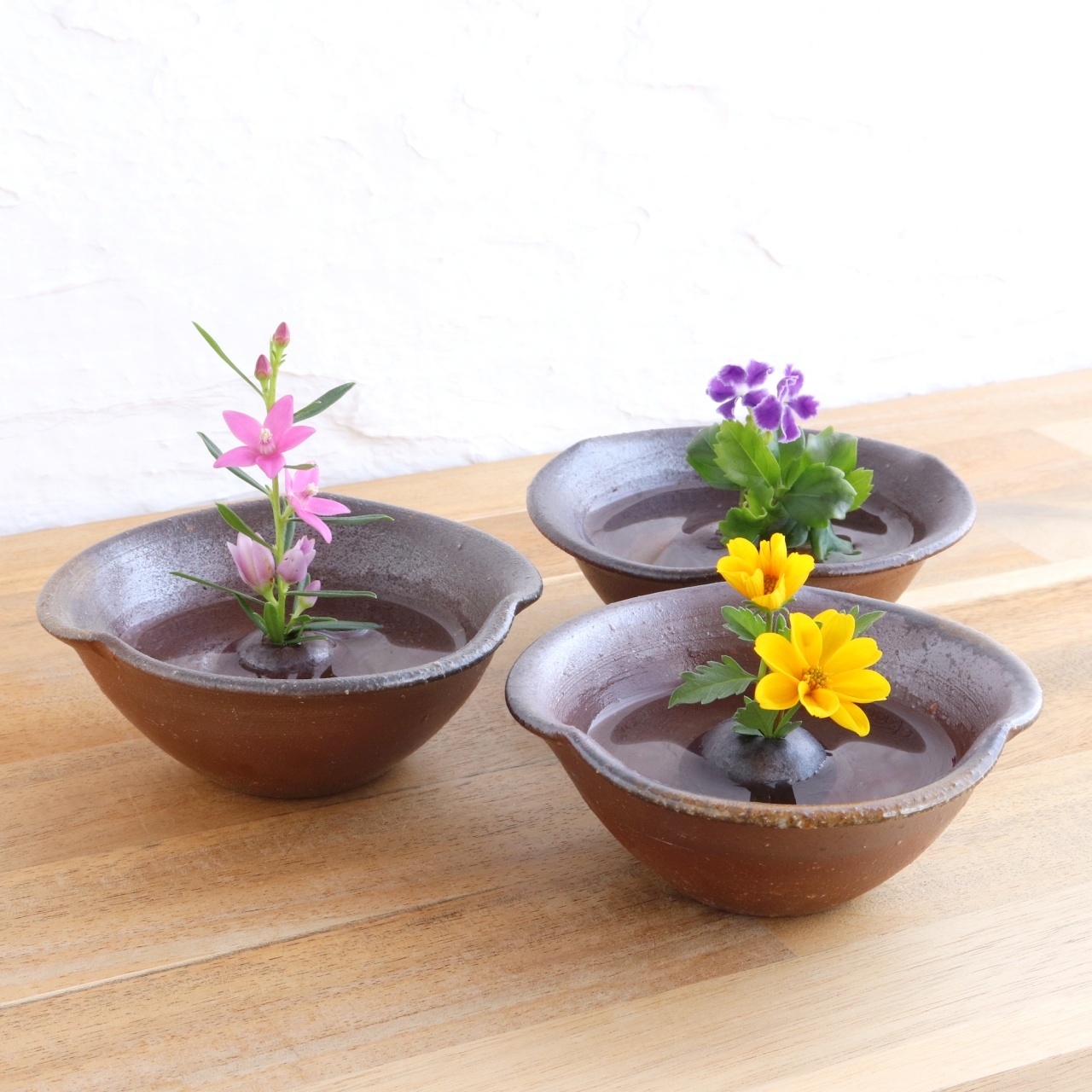 備前焼 穴あき玉一輪（小鉢＋穴あき玉セット）【陶器・花器・花入れ