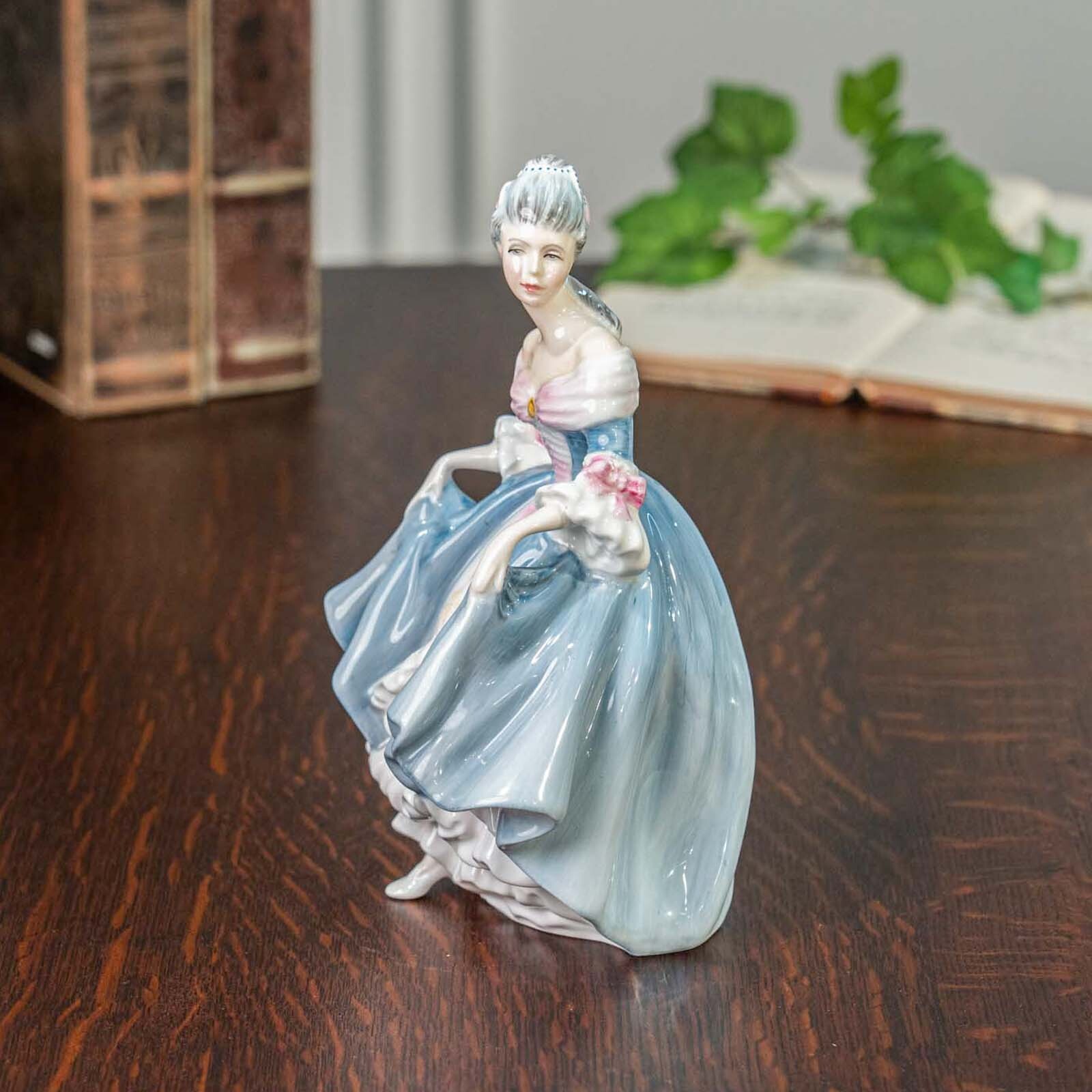 英国【ROYAL DOULTON ロイヤルドルトン /SOUTHERN BELLE サザンベル