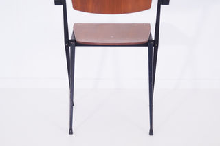 ピラミッドチェア アームレスト付 | Pyramid chair with armrest