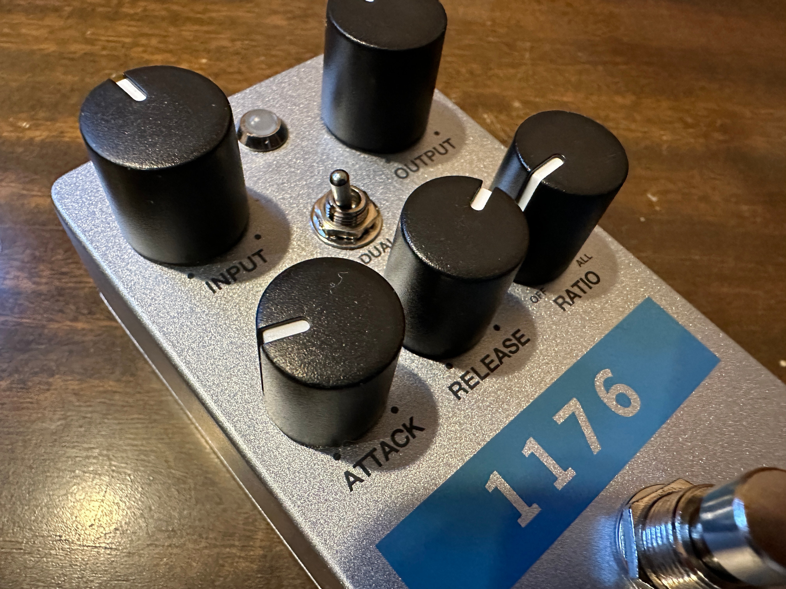 Universal Audio UAFX 1176 Studio Compressor Pedal Review
