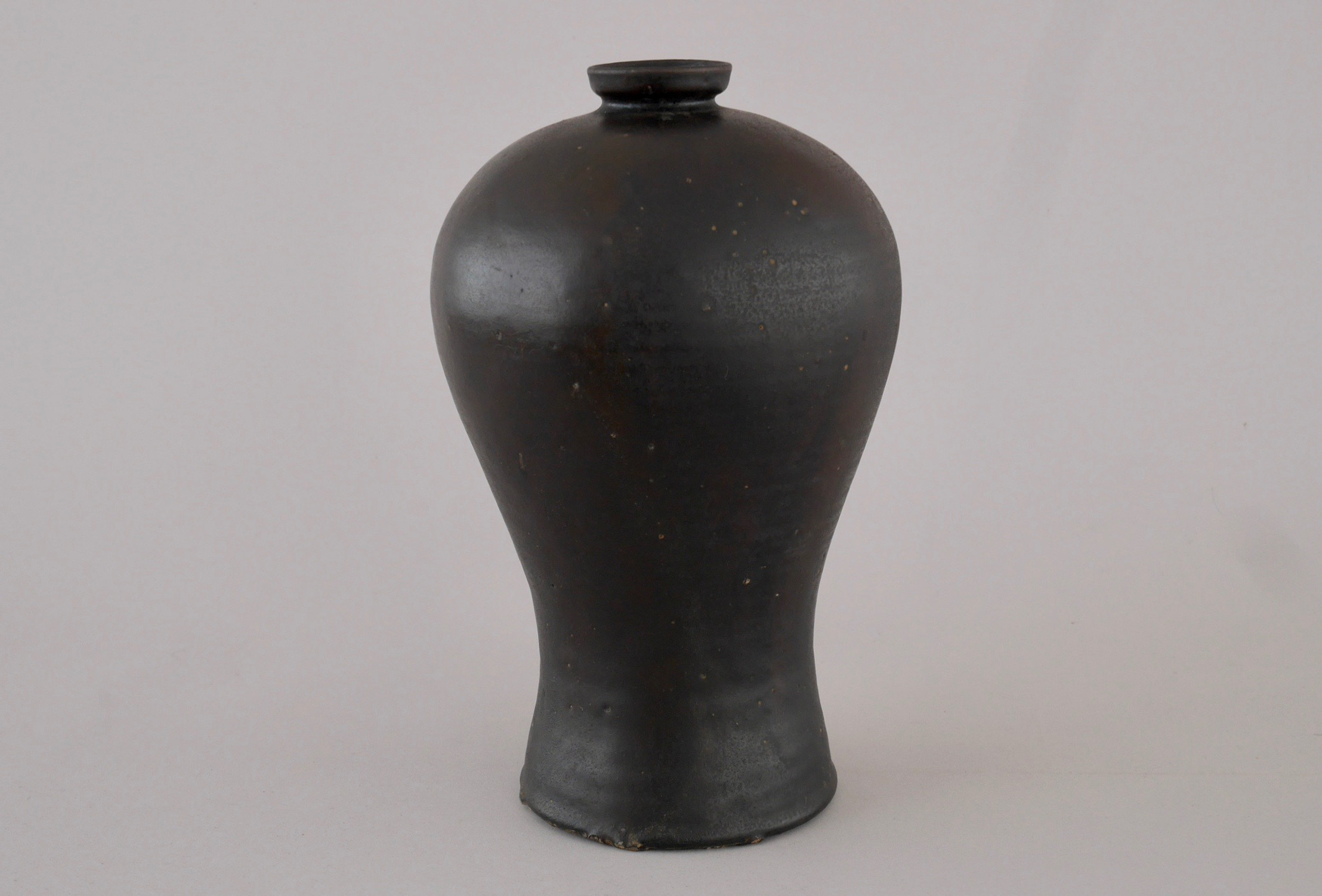 朝鮮美術 陶磁器 | 黒高麗素文梅瓶 高麗時代 | gallery陽々youyou | 山梨県
