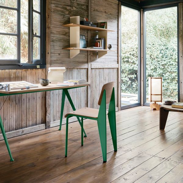 Tabouret Bois / タブレ ボワ | Official Vitra® Website JP