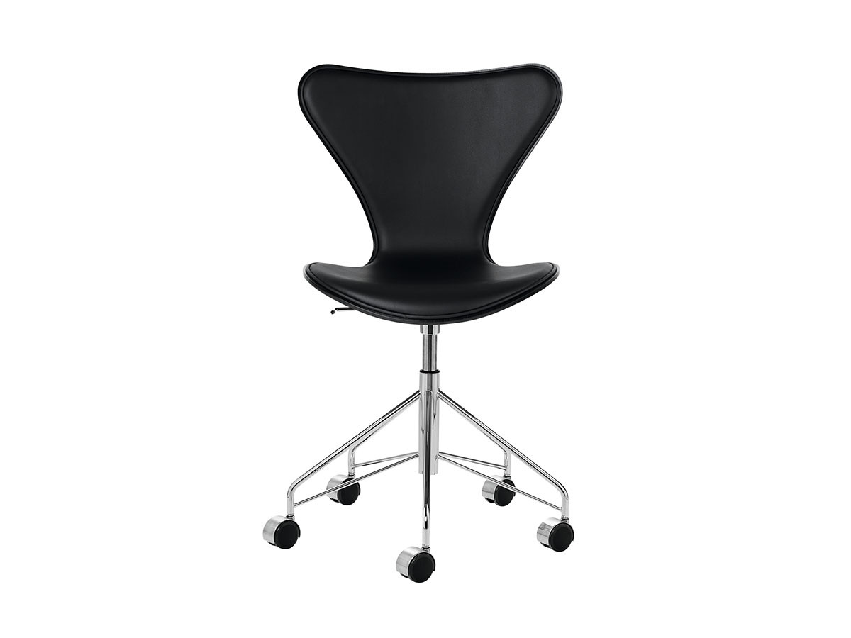 FRITZ HANSEN SERIES 7 / フリッツ・ハンセン セブンチェア フロント