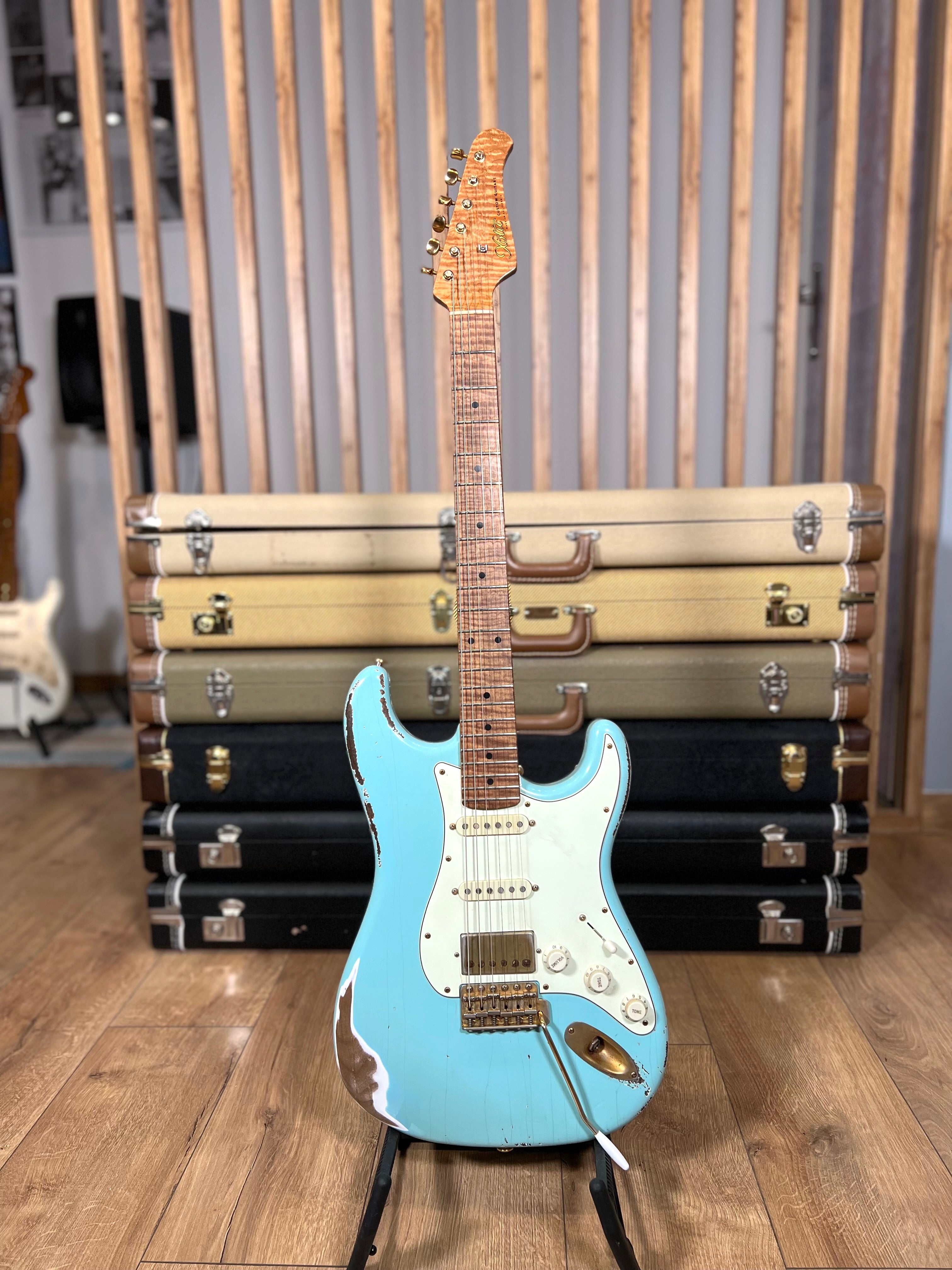 Xotic XSC-2 Daphne Blue Heavy Aged, Mastergrade maple – String Taste