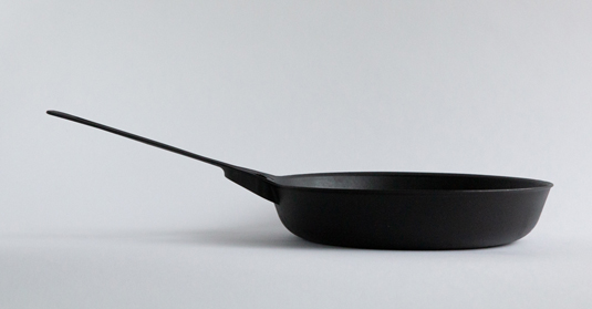 UNILLOY/フライパン 26cm -鋳鉄なのに重くない、お肉が絶品になる
