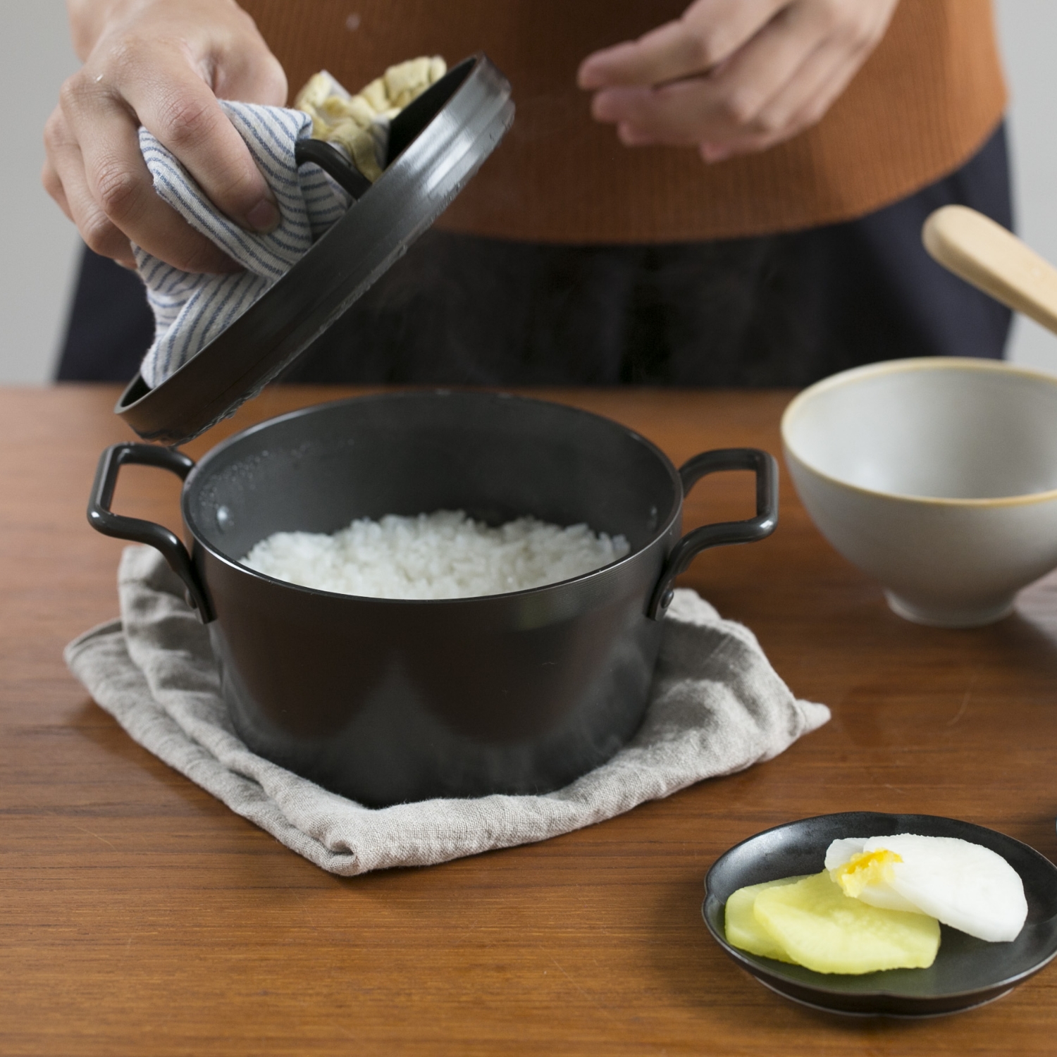 松田美智子の自在道具/鉄の小さなごはん鍋 -1合のご飯が5分で炊ける