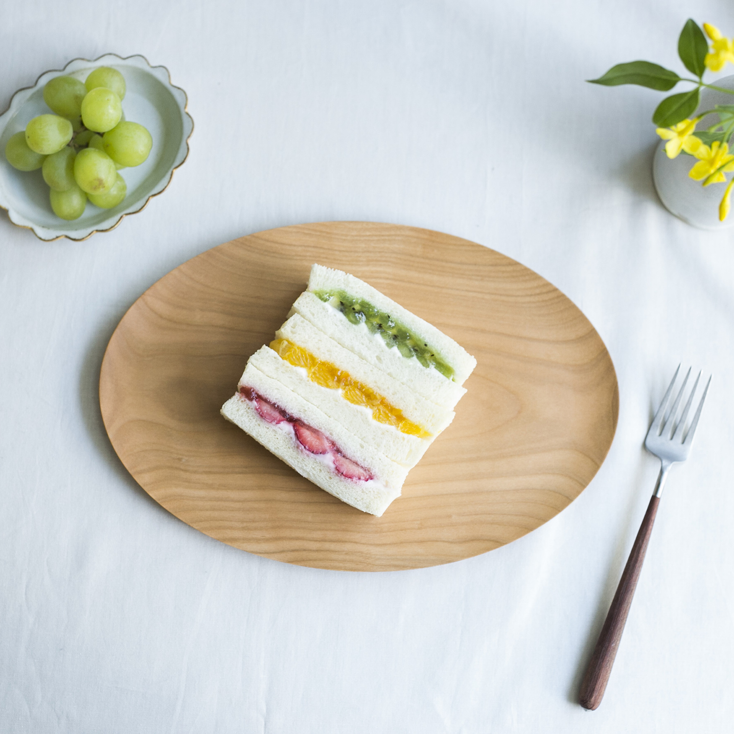 薗部産業/オーバルパン皿 桜 -お手入れ不要！10年持つ無垢の木製皿