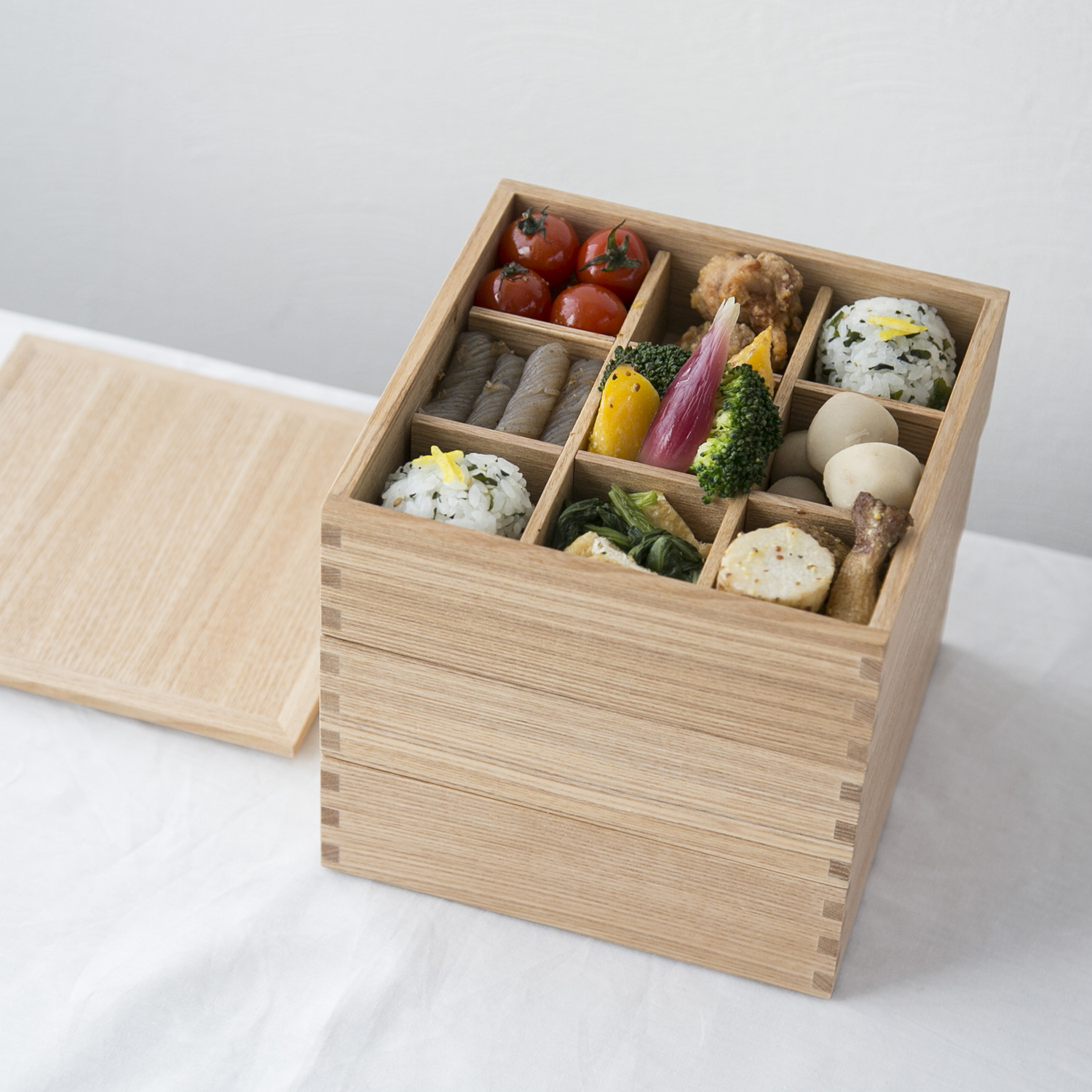 松屋漆器店/ナチュラル 6寸 三段重 -水分が染みにくく盛り付けしやすい