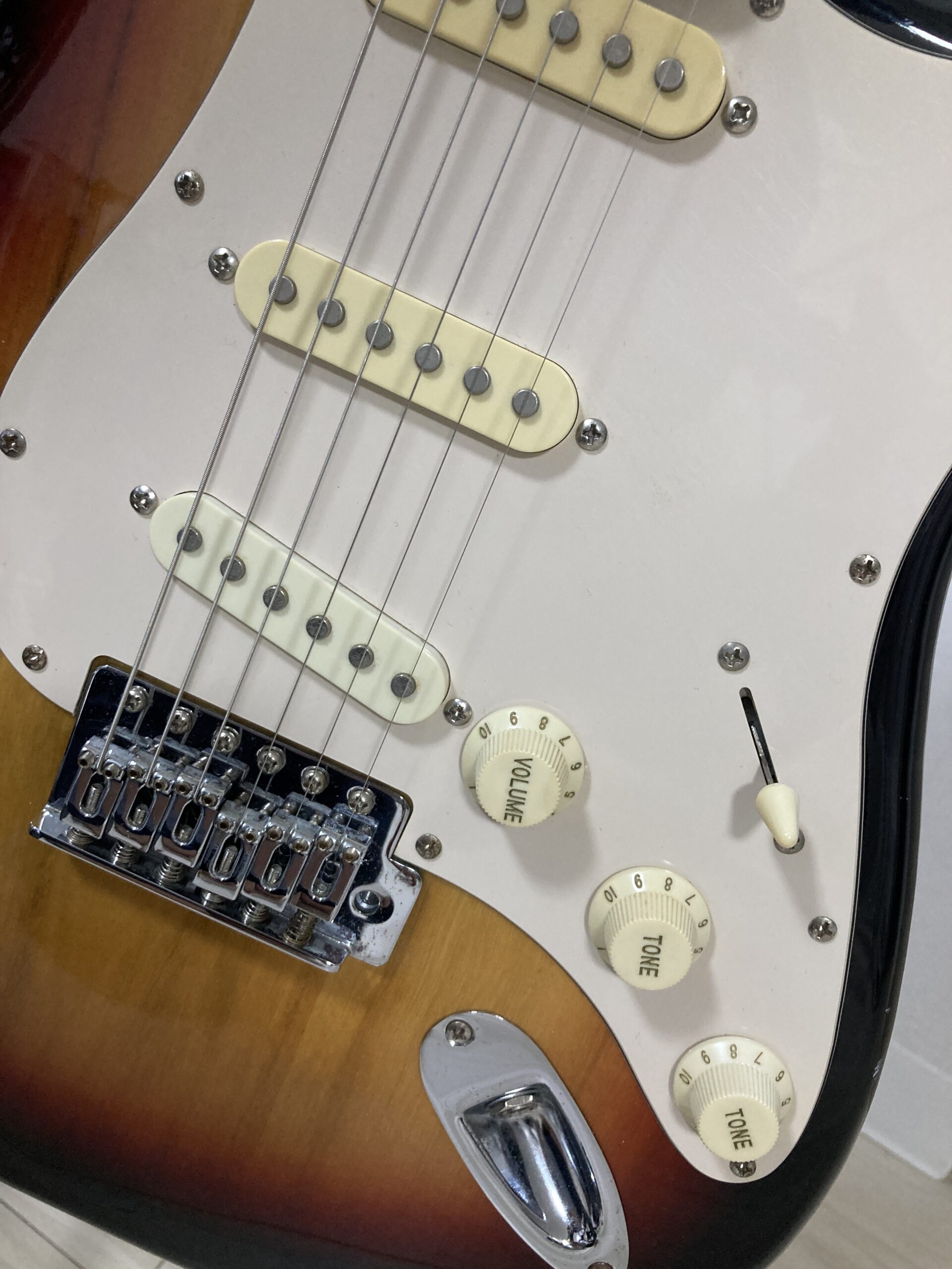 弾いてみた】BUSKER'Sのエレキギターを実際に買って評価してみた